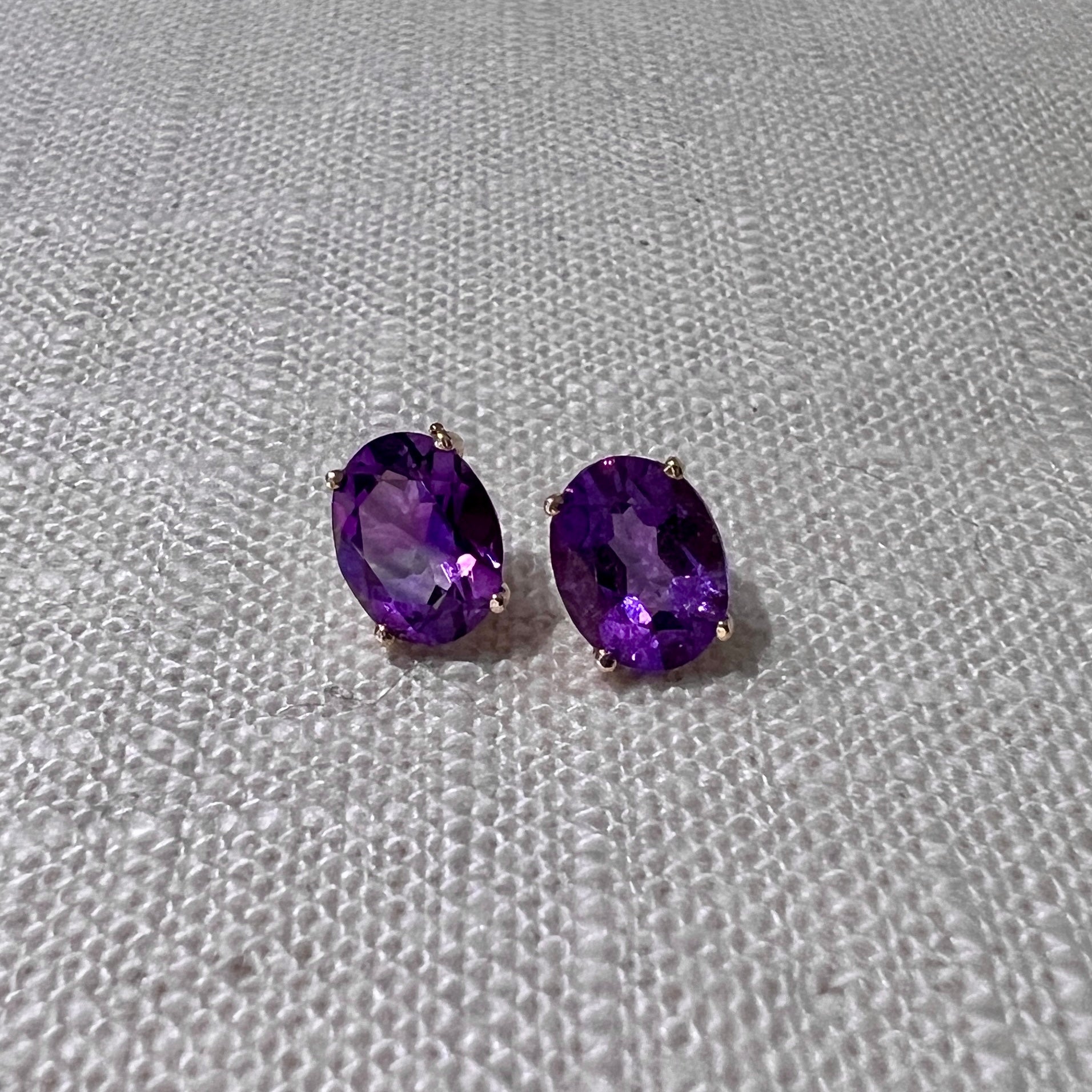 14K Yellow Gold Oval Amethyst Stud Earrings